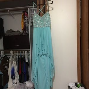 B. Smart aqua blue dress